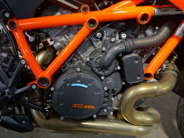 ktm - 1290-super-duke-r