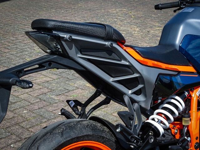 ktm - 390-duke
