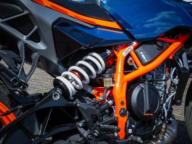 ktm - 390-duke