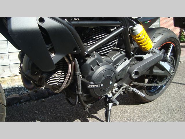 ducati - monster-797--
