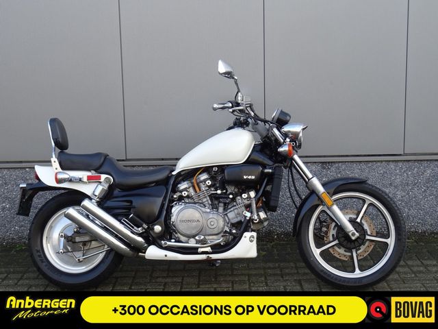 honda - vf-750-c-supermagna
