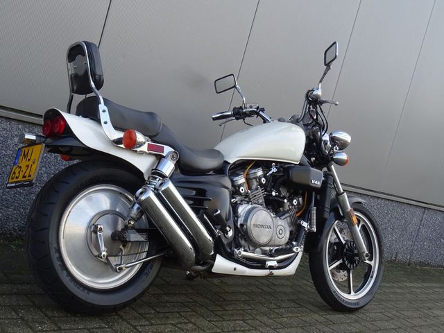 honda - vf-750-c-supermagna