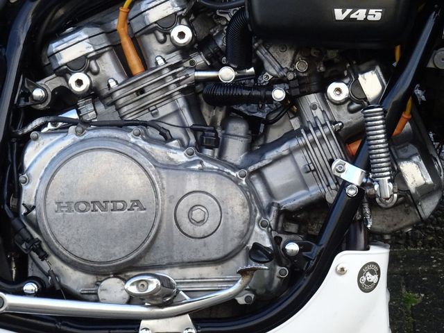 honda - vf-750-c-supermagna