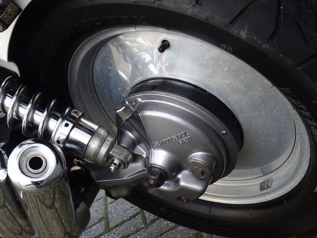 honda - vf-750-c-supermagna