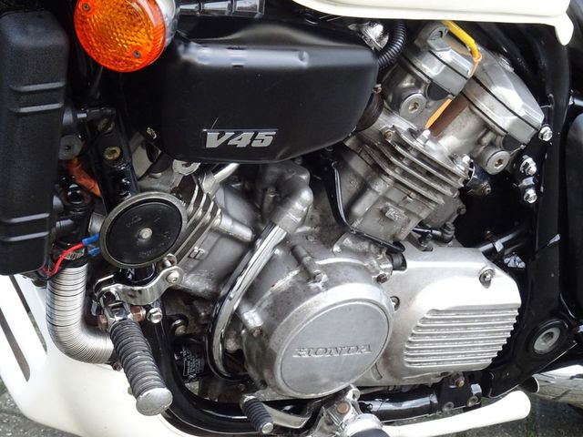 honda - vf-750-c-supermagna