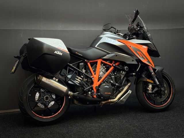 ktm - 1290-super-duke-gt