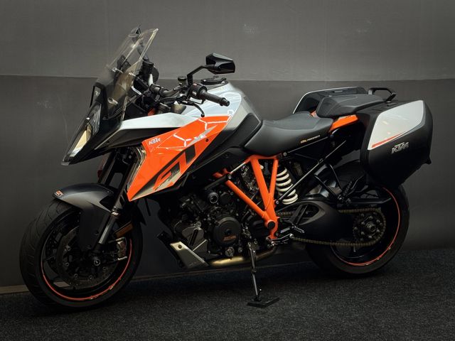 ktm - 1290-super-duke-gt