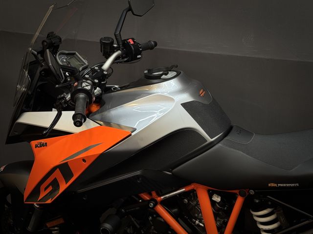 ktm - 1290-super-duke-gt