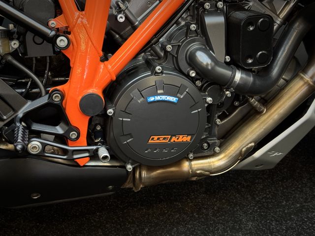 ktm - 1290-super-duke-gt