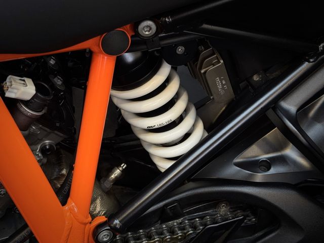 ktm - 1290-super-duke-gt
