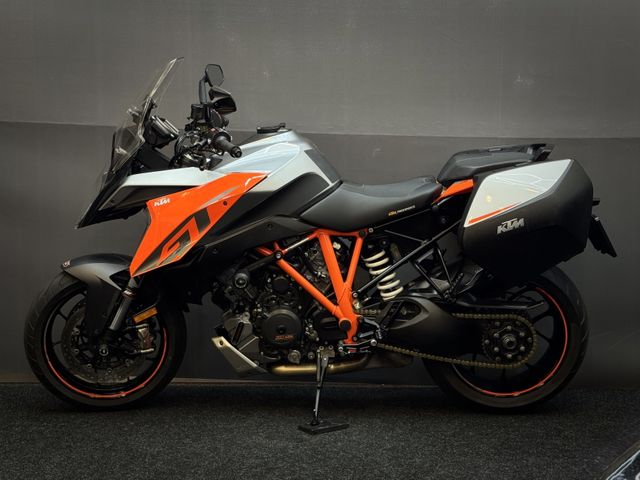 ktm - 1290-super-duke-gt