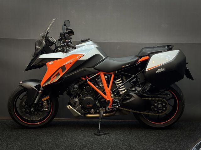 ktm - 1290-super-duke-gt