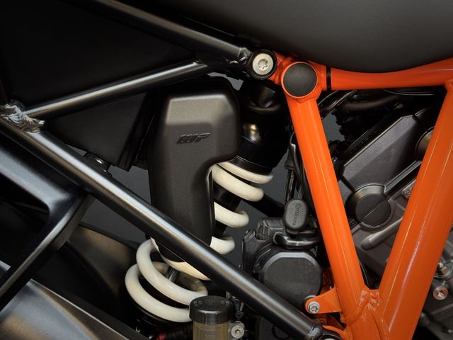 ktm - 1290-super-duke-gt