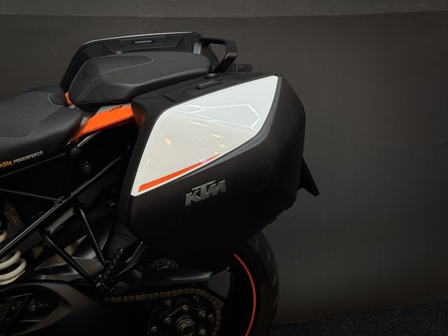 ktm - 1290-super-duke-gt