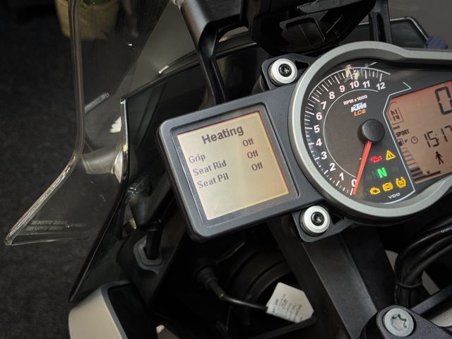 ktm - 1290-super-duke-gt