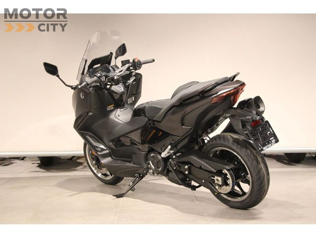 yamaha - tmax-tech-max-560