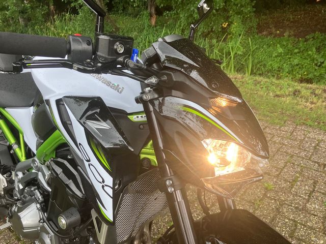 kawasaki - z900