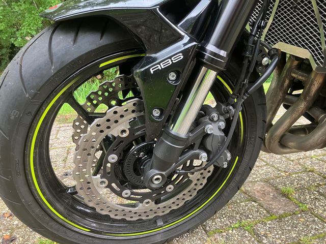 kawasaki - z900