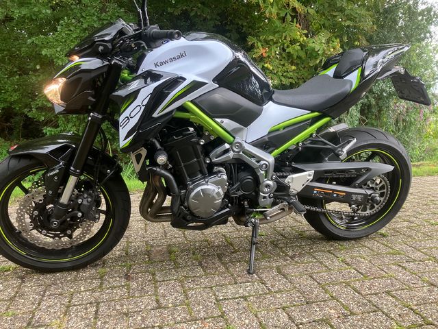 kawasaki - z900
