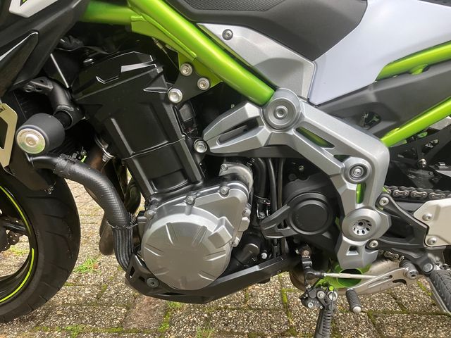 kawasaki - z900