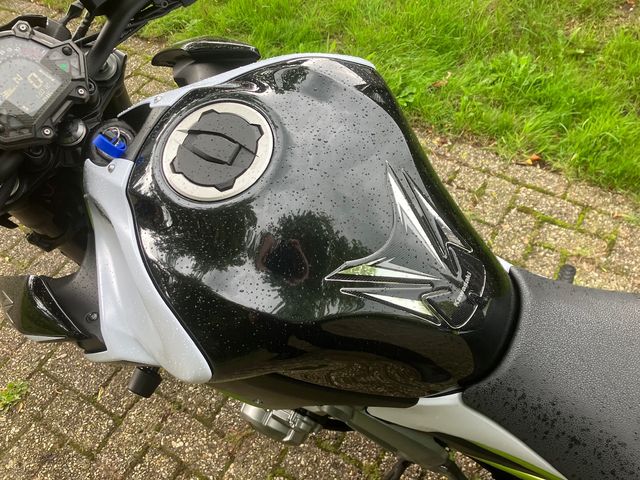 kawasaki - z900