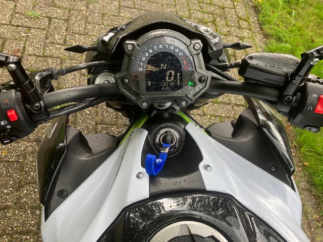 kawasaki - z900
