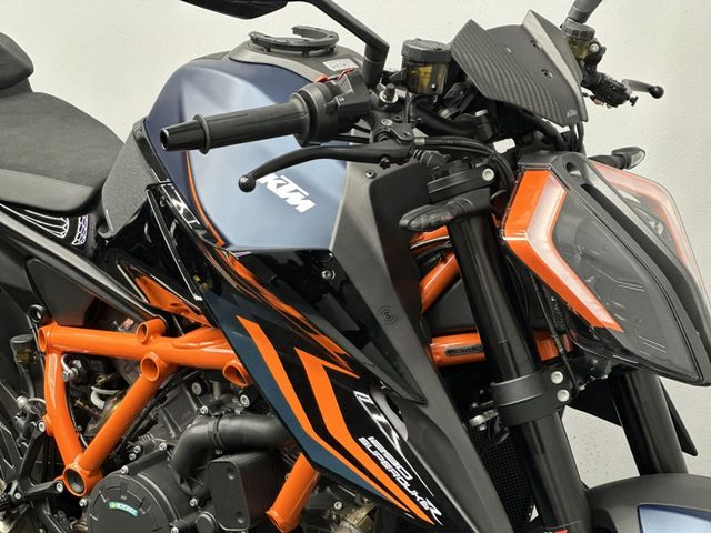 ktm - 1290-super-duke-r-evo