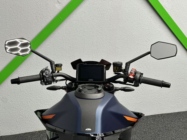 ktm - 1290-super-duke-r-evo