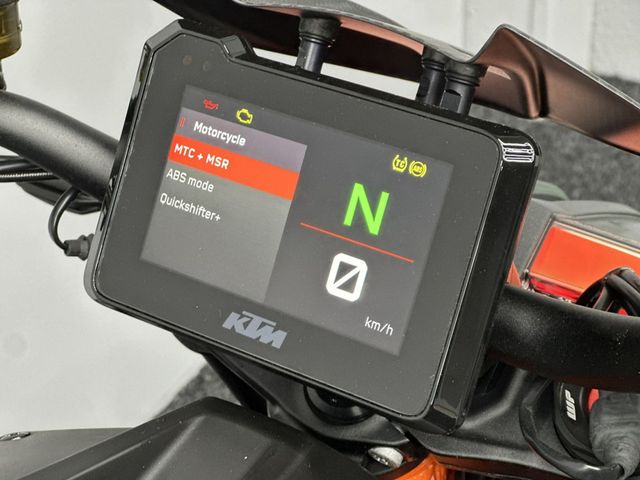 ktm - 1290-super-duke-r-evo