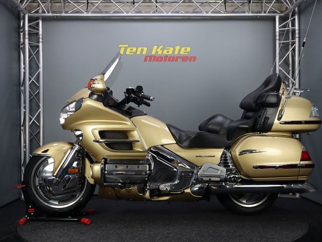 honda - gl-1800-goldwing