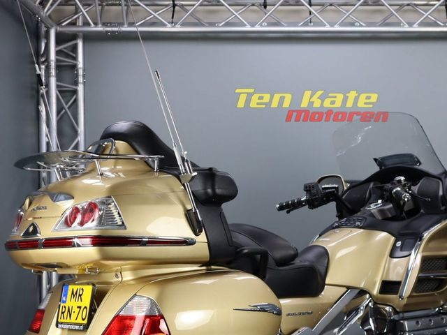 honda - gl-1800-goldwing
