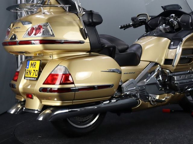 honda - gl-1800-goldwing