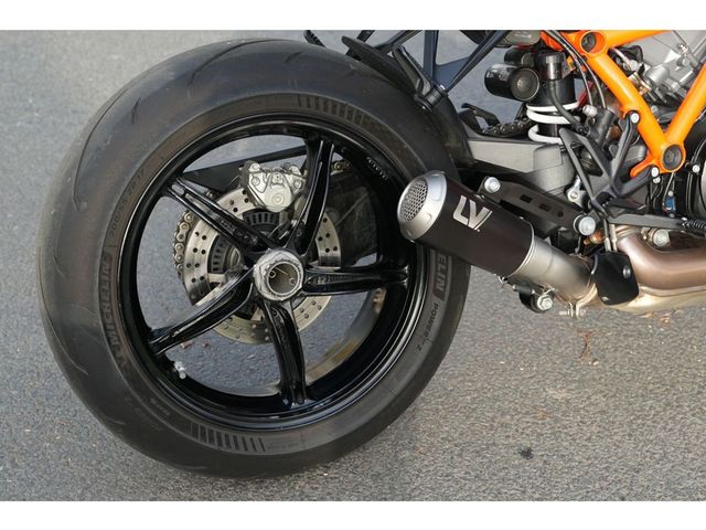 ktm - 1390-super-duke-r-evo