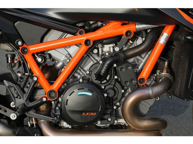 ktm - 1390-super-duke-r-evo