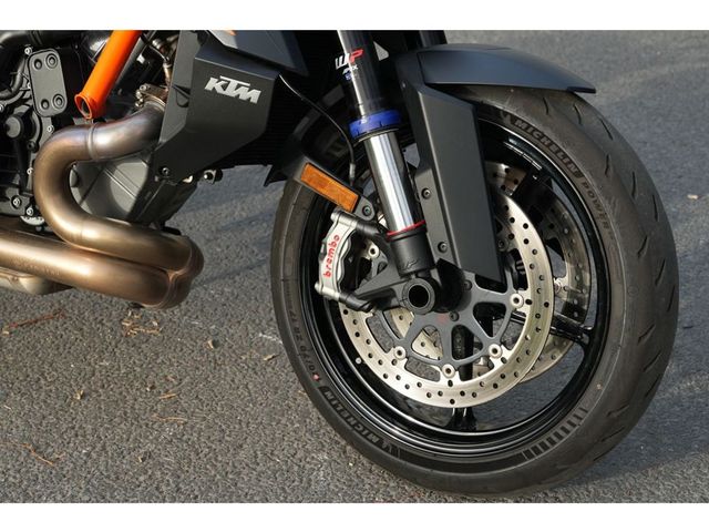 ktm - 1390-super-duke-r-evo