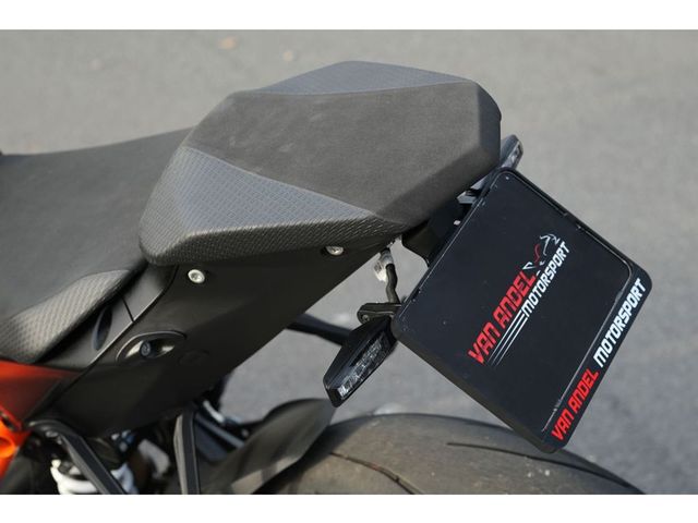 ktm - 1390-super-duke-r-evo