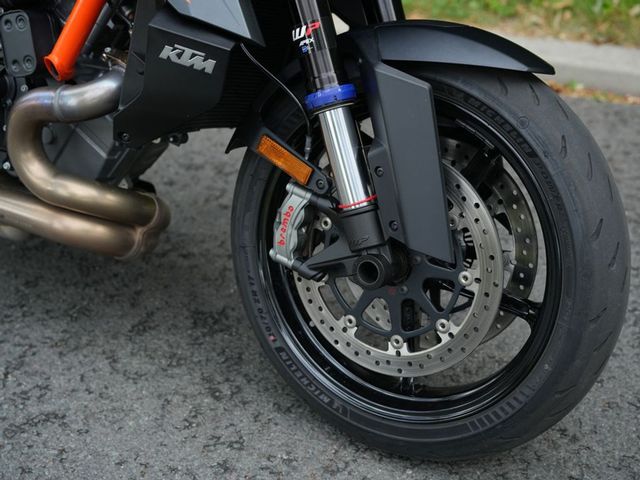 ktm - 1390-super-duke-r-evo