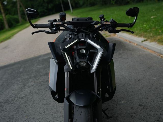 ktm - 1390-super-duke-r-evo