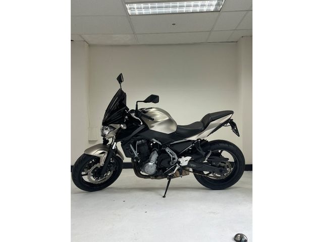 kawasaki - z650-abs