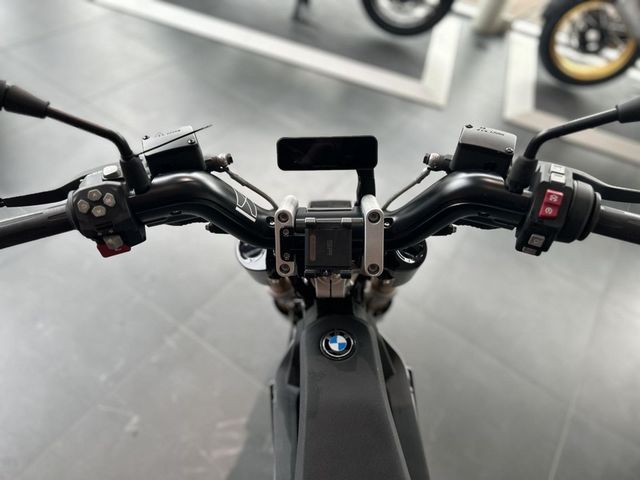 bmw - ce-02