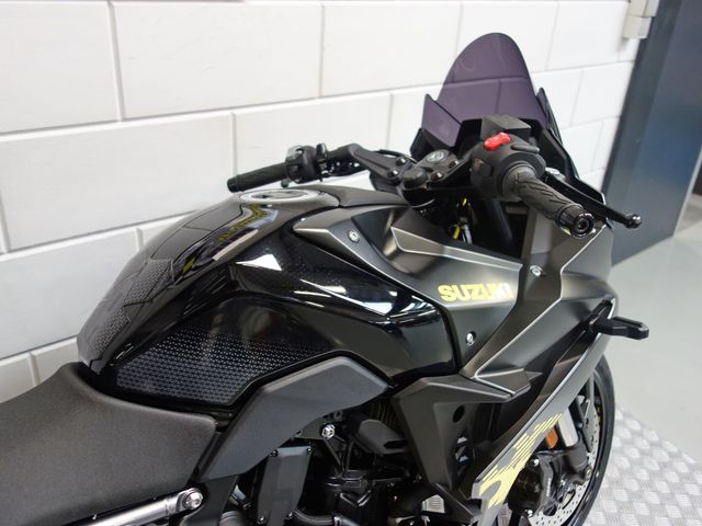 suzuki - gsx-8r