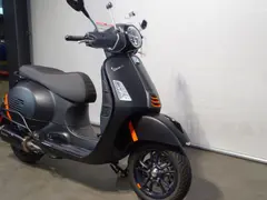 Vespa GTS 300 Super Sport 2023 occasion – foto 4 van 9