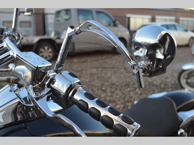 suzuki - vz-1600-marauder