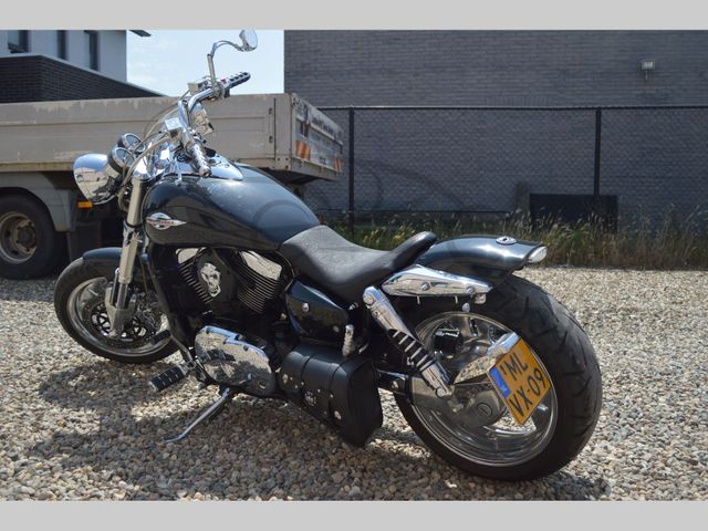 suzuki - vz-1600-marauder