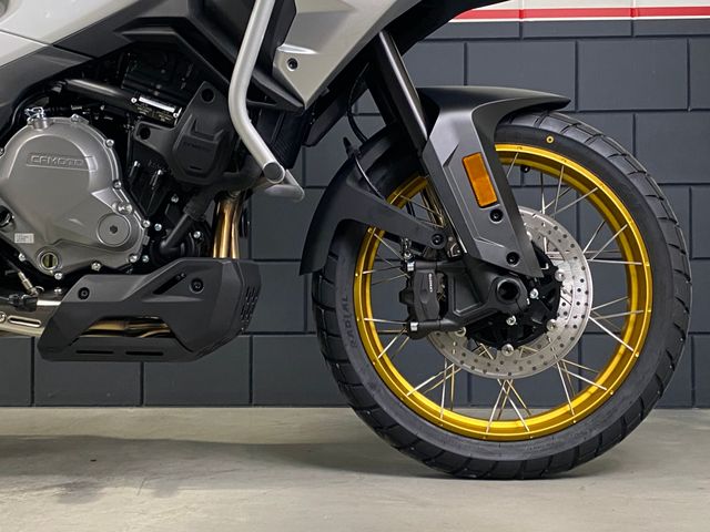 cfmoto - 700-mt-adventure