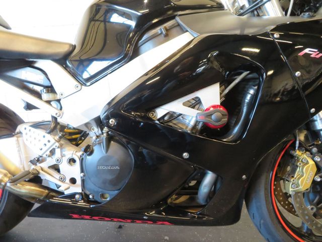 honda - cbr-900-rr-fireblade