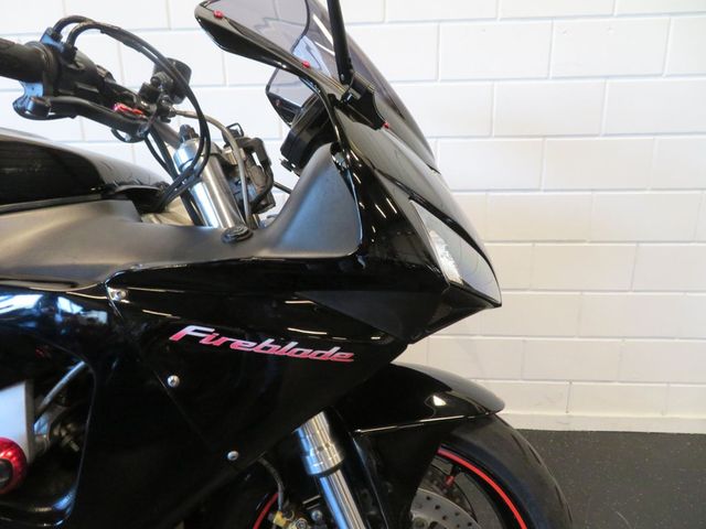 honda - cbr-900-rr-fireblade