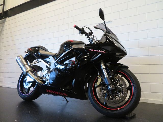 honda - cbr-900-rr-fireblade