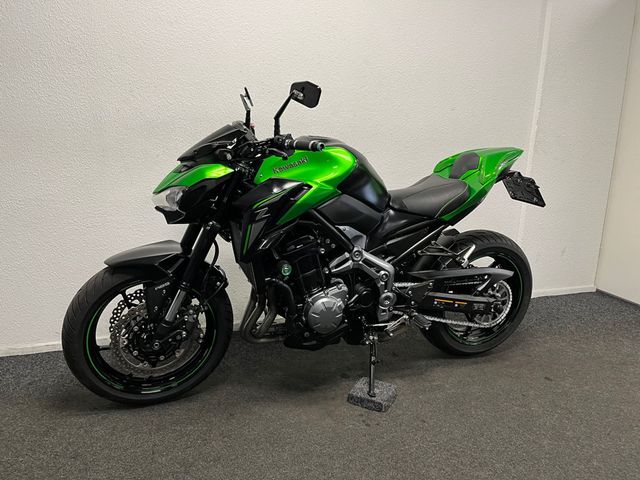 kawasaki - z900