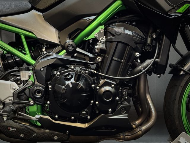 kawasaki - z900